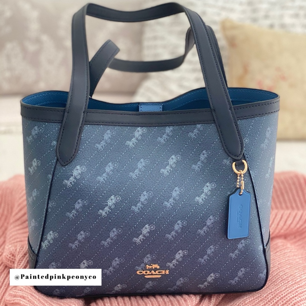 🆕 COACH | HORSE & CARRIAGE TOTE  DOT PRINT DENIM BLUE